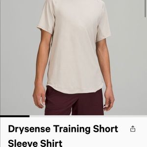 Lululemon NWT
drysense training short sleeve shirt
